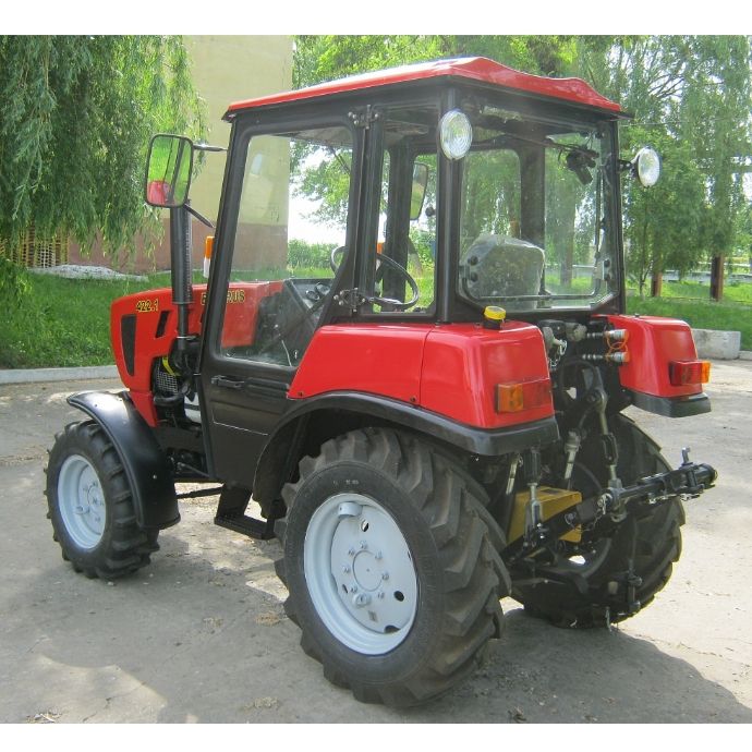 Трактор МТЗ Беларус-422.1 (просторная кабина)