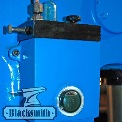 Молот кузнечный пневматический Blacksmith KM1-25R