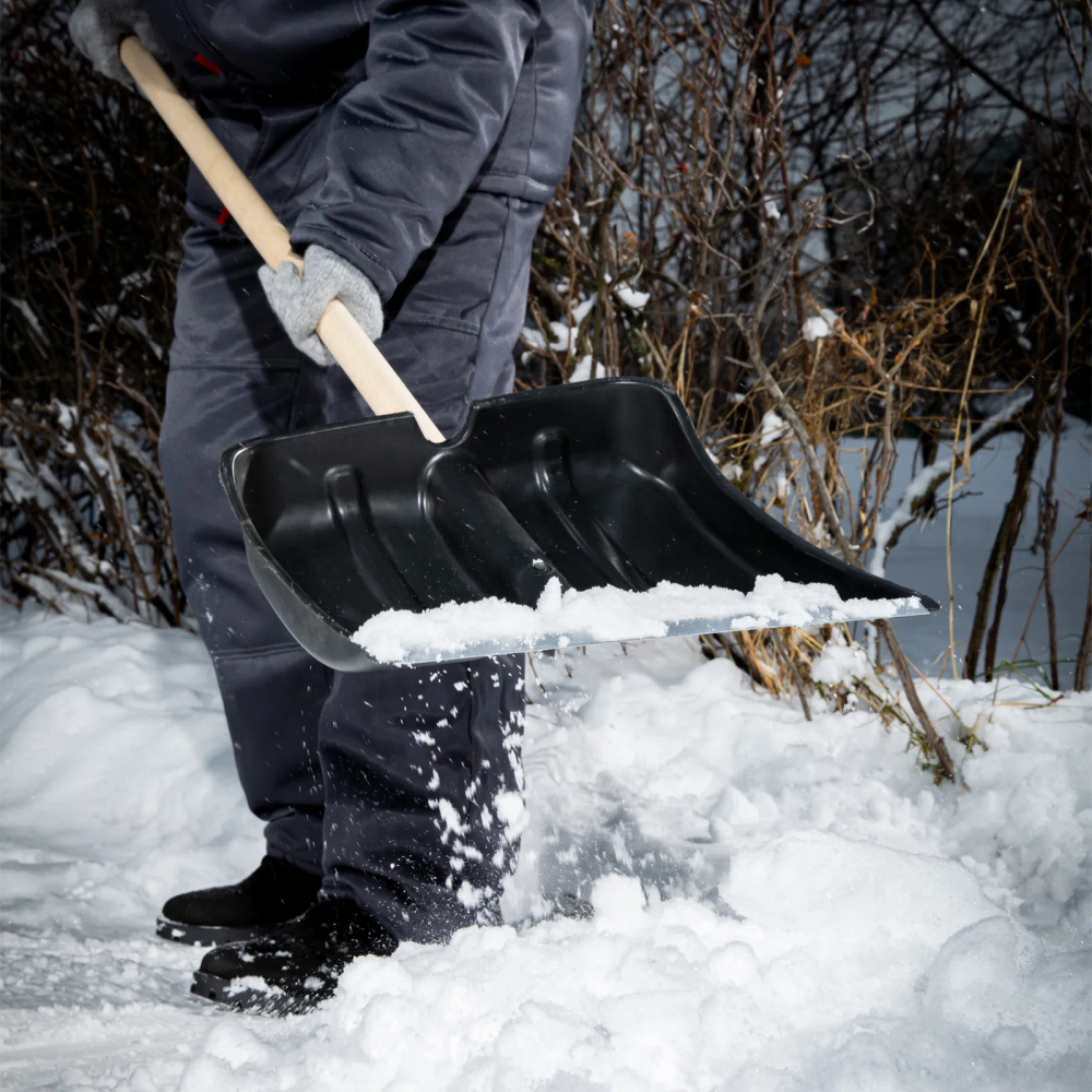 Лопата для уборки снега пластиковая, 350 х 350 х 1445 мм, деревянный черенок, Россия - фото 9